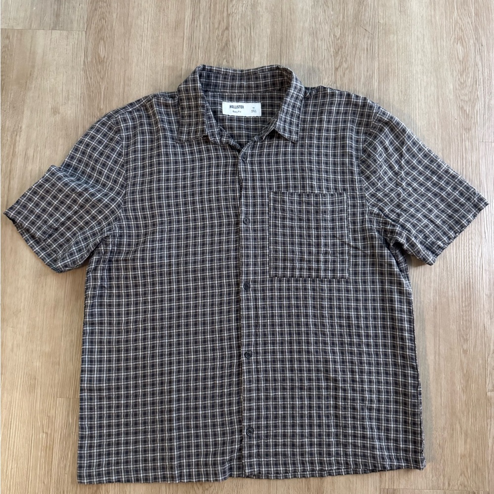 Hollister Black and Gray Checkered Button Down Shirt